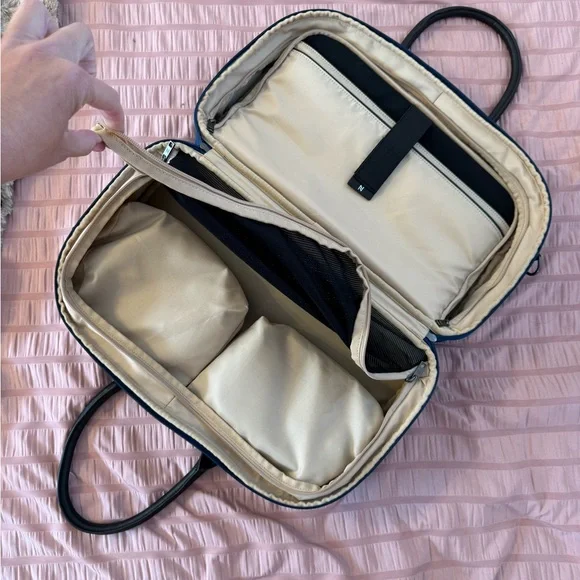 Nomad Lane Blue Travel Bag - Picture 4 of 10